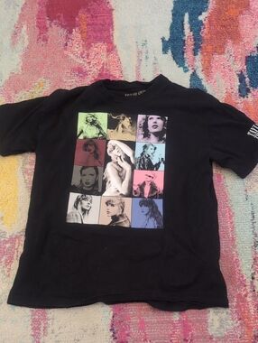 Taylor Swift Eras Tour 2023-2024 medium Tshirt